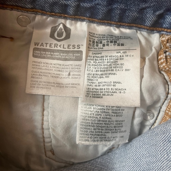 Levi’s 501 Button Fly Denim Shorts - Picture 5 of 7